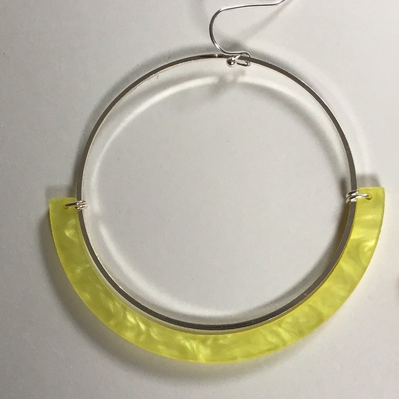 Hoop earrings in yellow & silver NWT - Picture 2 of 3